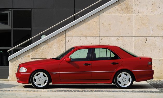 Há 25 anos nascia o poderoso C 36 AMG, primeiro projeto em conjunto entre a Mercedes-Benz e a AMG