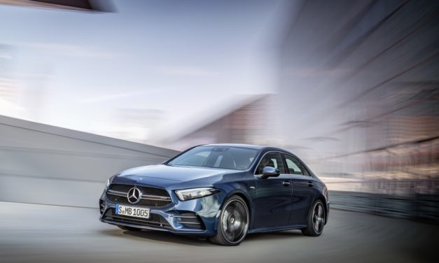Mercedes-AMG A35 sedã, 306 cv para fazer de 0 a 100 km/h em 4,7 segundos