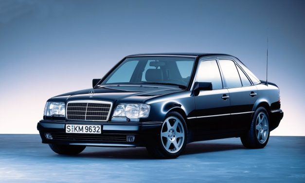 Duplo aniversário para o Mercedes E500