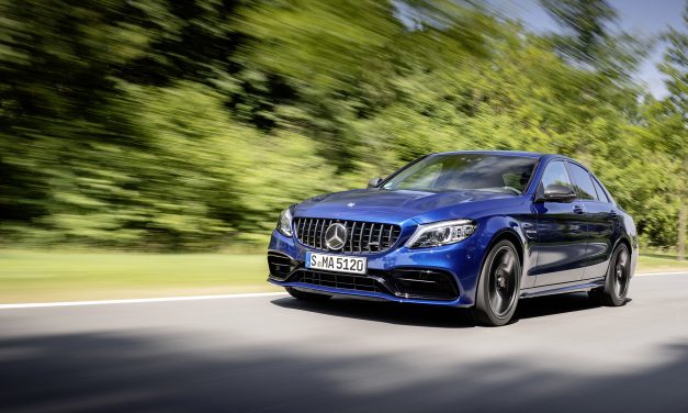Novo Mercedes-AMG C63 chega ao Brasil em três versões