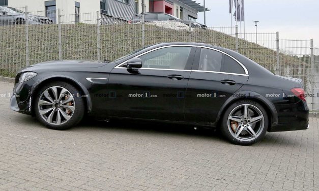 Futuro Mercedes SL é testado em carroceria encurtada da Classe E