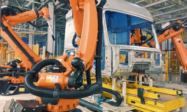 Daimler Trucks inaugura nova fábrica de cabine para o mercado russo de caminhões