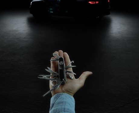 Primeiro teaser oficial do Mercedes-Benz GLB