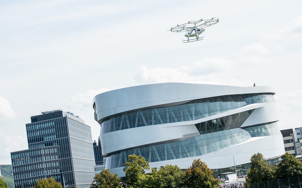 Volocopter faz vôo de estreia em Stuttgart