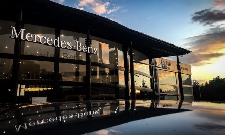 Mercedes-Benz reinaugura concessionário de automóveis com novo conceito de atendimento