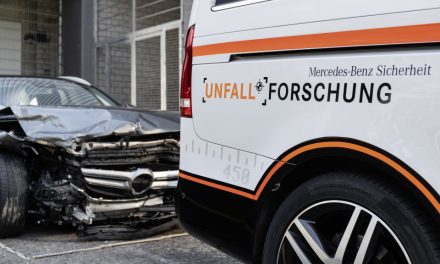 Mercedes-Benz Accident Research completa 50 anos, realidade como referência