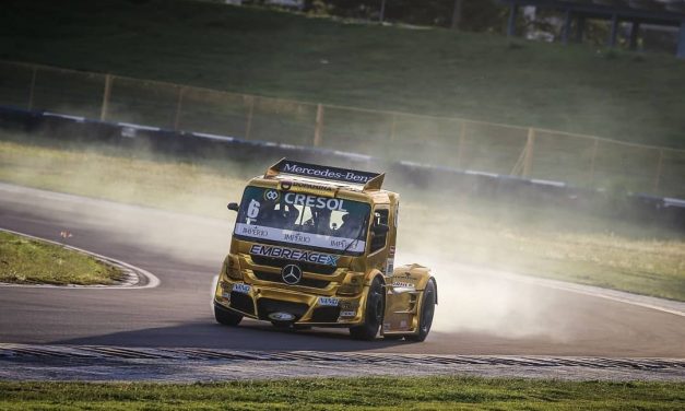 Brutos e velozes, Actros atinge até 240 km/h durante as corridas de caminhões