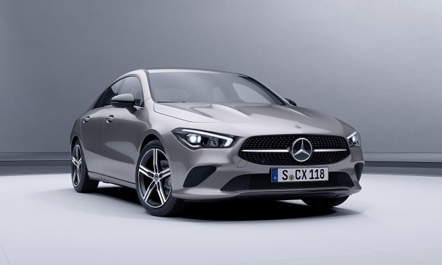 Mercedes CLA 250 chega ao Brasil por R$ 219 mil