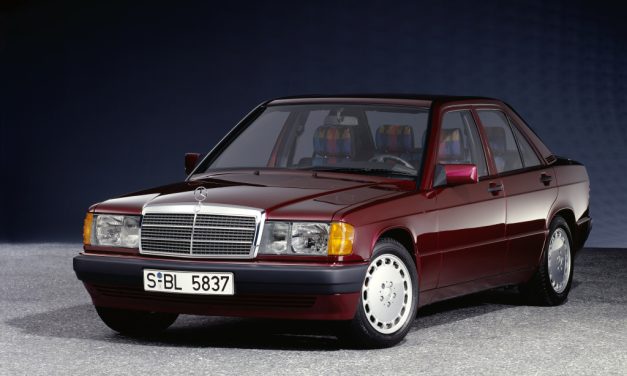 Clássicos Mercedes que completam 30 anos em 2020, já podem pedir a placa H