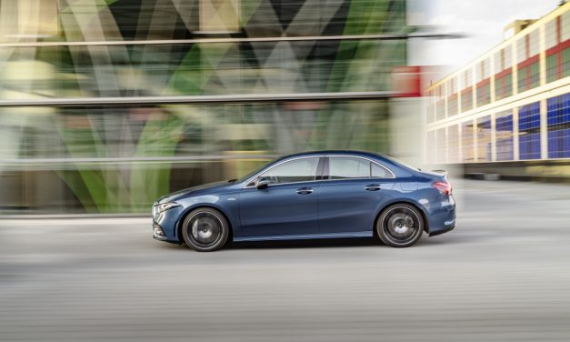 Pelo nono ano consecutivo, a Mercedes-Benz tem aumento de vendas e permanece número um entre as marcas de carros de luxo