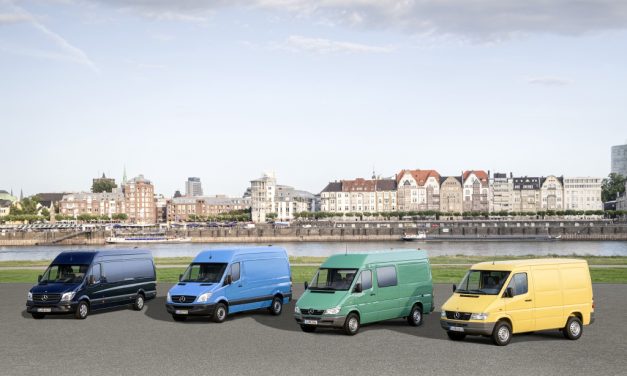 Mercedes-Benz Sprinter completa 25 anos no mundo