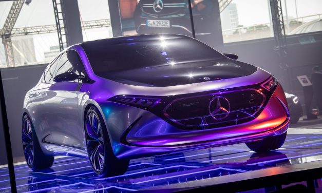 Mercedes-Benz apresenta estratégia de eletrificação da marca no Brasil