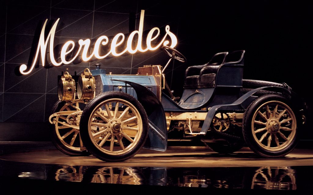 Mercedes-Benz celebra os 120 anos da menina que deu origem ao nome da marca