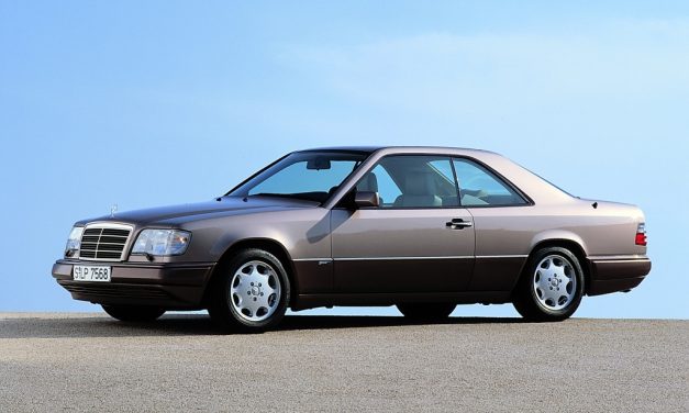 Nascem o cupê e Cabriolet da Série124 e os esportivos AMG