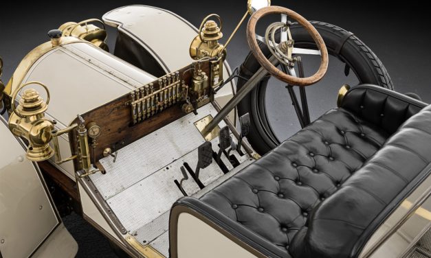 Mercedes-Benz celebra 120 anos no desenvolvimento de volantes de direção