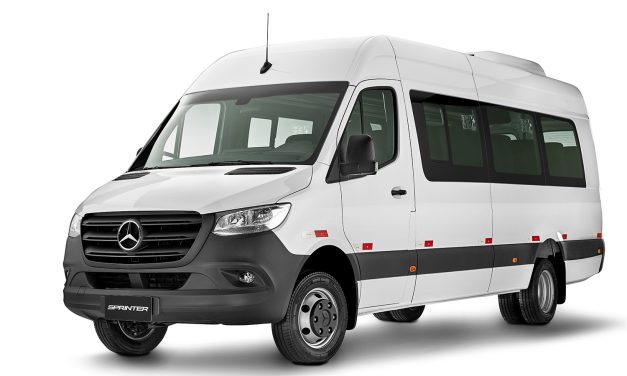 Mercedes-Benz apresenta Sprinter com nova solução para transporte de passageiro
