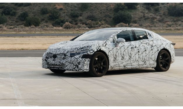 Mercedes promete ao EQS 700 km de autonomia