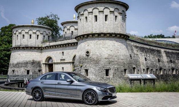 Classe C W205 dirá adeus em novembro de 2020