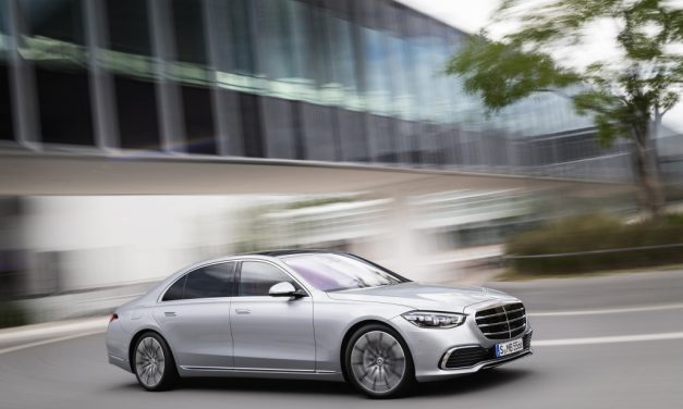 Vídeo: Lançamento oficial Mercedes-Benz Classe S