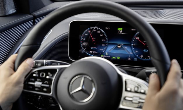 Mercedes-Benz e Aston Martin expandem parceria tecnologia