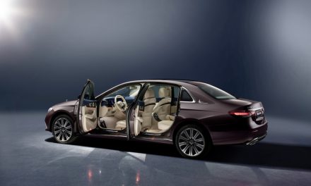 Mercedes Classe E chassi longo, apresentado na Auto China 2020