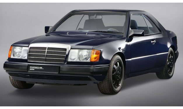 Quando a Porsche instalou um V8 em um Mercedes C124
