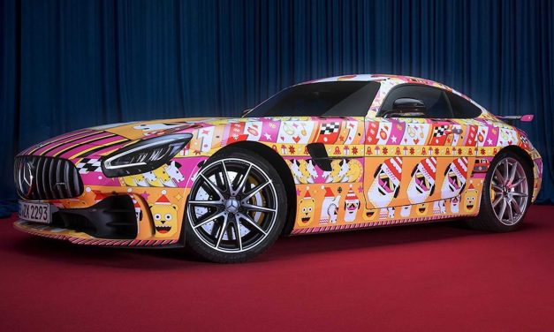 Mercedes embrulhados para presentes de natal