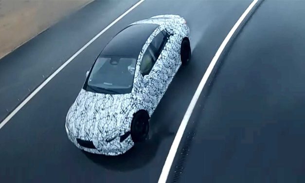 Mercedes EQS, em teste de pista