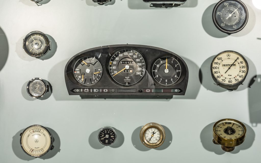 História dos velocímetros Mercedes-Benz