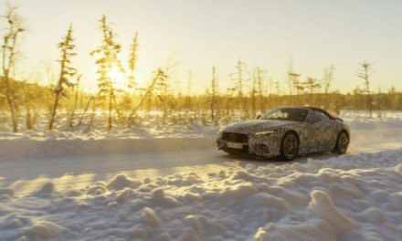 Próximo Mercedes-AMG SL  faz seus últimos testes no frio polar