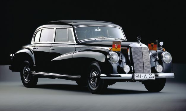Retorno em grande estilo, há 70 anos eram lançados os Mercedes 220 (W 187) e 300 (W 186/189)