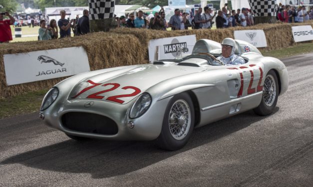 O Mercedes-Benz 300 SLR “722” fará homenagem ao Sir Stirling Moss em Goodwood