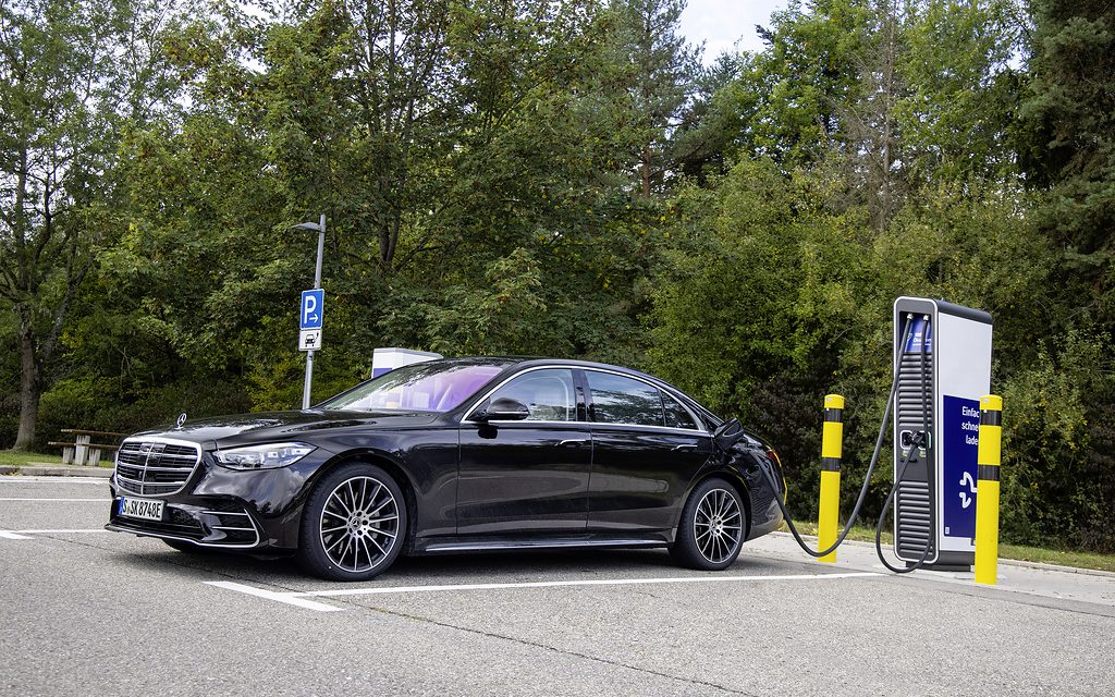Mercedes Classe S (W 223) agora pode ser encomendada com o sistema híbrido plug-in