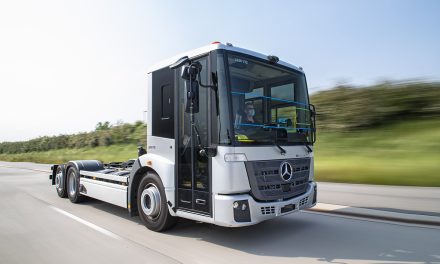 Mercedes eEconic, caminhão elétrico para operações urbanas avança em testes de rodagem