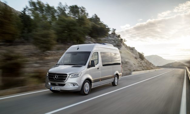 Mercedes-Benz atualiza Sprinter com novo motor e câmbio de nove marchas