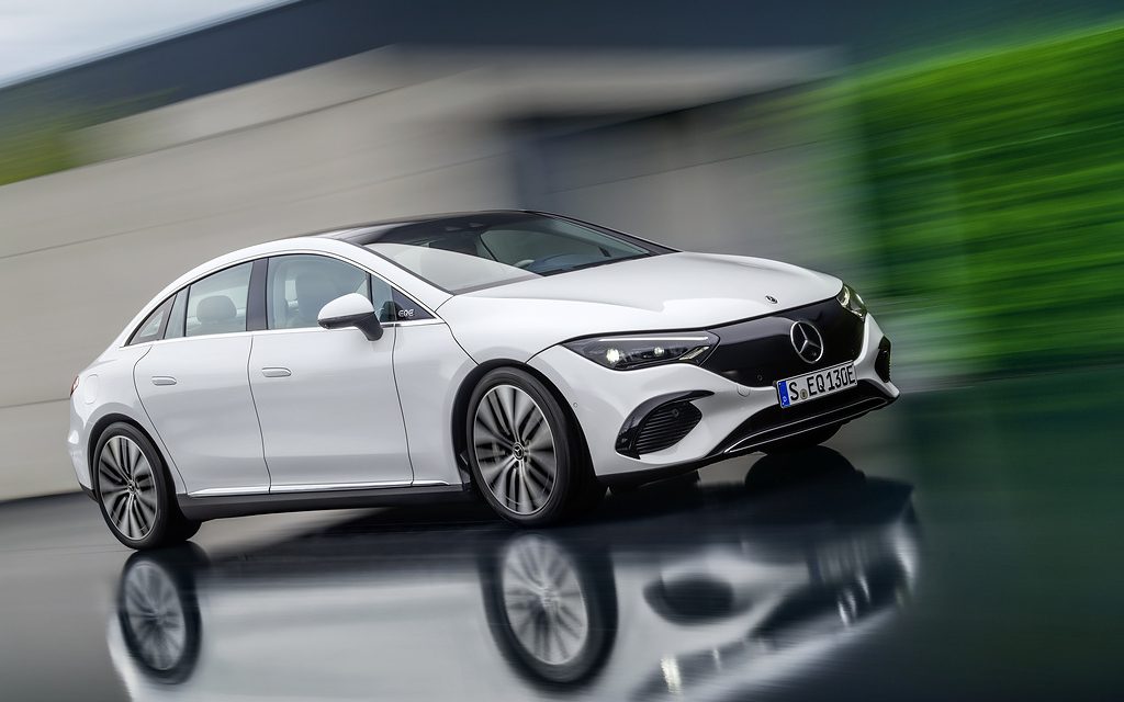 Mercedes EQE, irmão elétrico do EQS faz sua estreia no salão de Munique