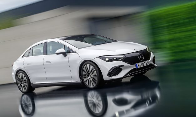 Mercedes EQE, irmão elétrico do EQS faz sua estreia no salão de Munique