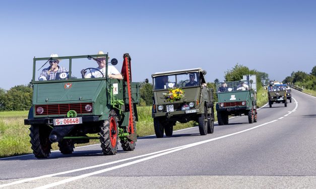 Unimog celebra o 75º aniversário com um comboia de 75 veículos