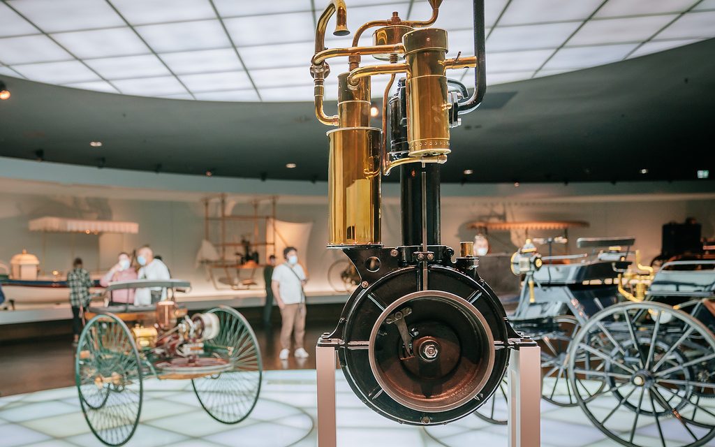 O “relógio de pêndulo” de Gottlieb Daimler
