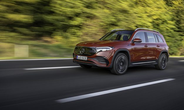 Mercedes EQB, utilitário elétrico chega em duas versões de tração integral