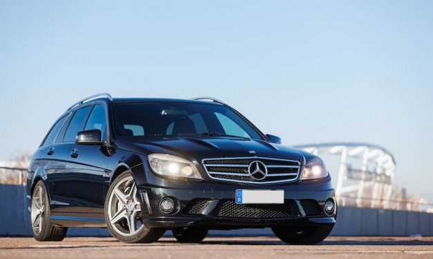 Mercedes C 63 AMG wagon 2010 que pertenceu a Michael Schumacher vai a leilão