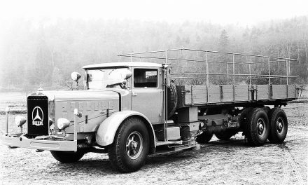 Do caminhão basculante de 5 toneladas ao Arocs com Mirror Cam, Daimler comemora125 anos de atuação no segmento de caminhões vocacionais