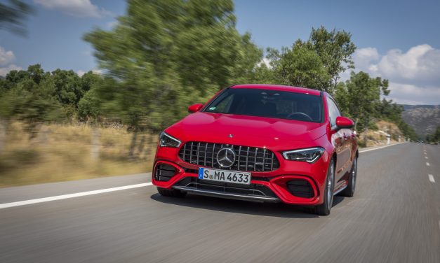 Mercedes-Benz amplia a personalização para superesportivos de luxo no Brasil
