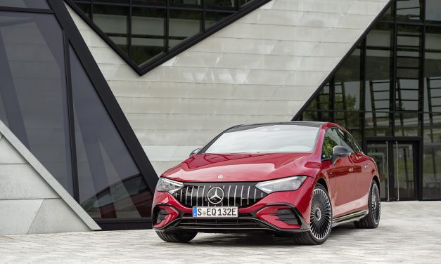 Assim é o Mercedes-AMG EQE 43, potência de 475 cv e muito torque