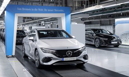 Mercedes começa a produzir o sedã elétrico EQE