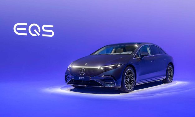 Mercedes-EQS, sedã de luxo elétrico, vendeu mais de 20 mil unidades