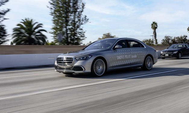 Mercedes-Benz, foco na condução automatizada e tecnologias de segurança