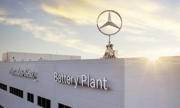 Mercedes abre nova fábrica de baterias no Alabama