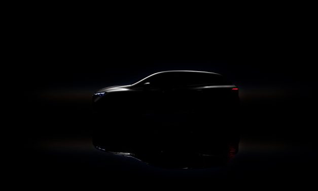 Mercedes-EQS SUV, o utilitário esportivo elétrico fará sua estreia em 19 de abril