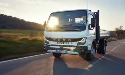 Daimler Truck apresenta nova geração do eCanter no salão de Hannover